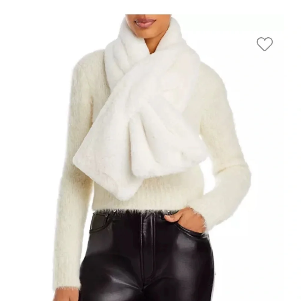 NWT Apparis Bambi Faux Fur White Scarf